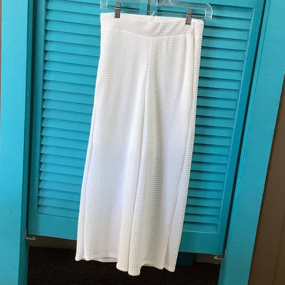 NWOT, Blue Buttercup, White Pants, Ankle Length, Shorts Liner, S,M